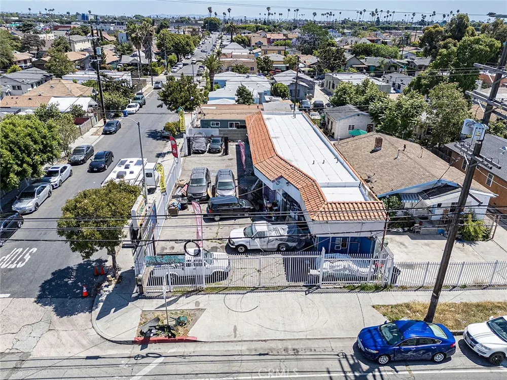 6500 S Hoover Los Angeles, CA 90044
