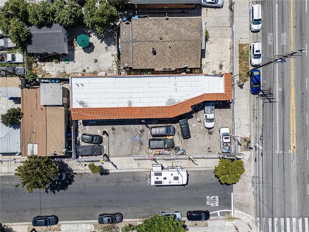 6500 S Hoover Los Angeles, CA 90044