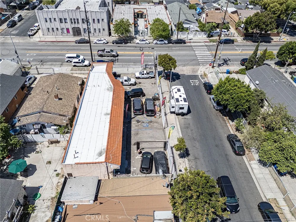 6500 S Hoover Los Angeles, CA 90044