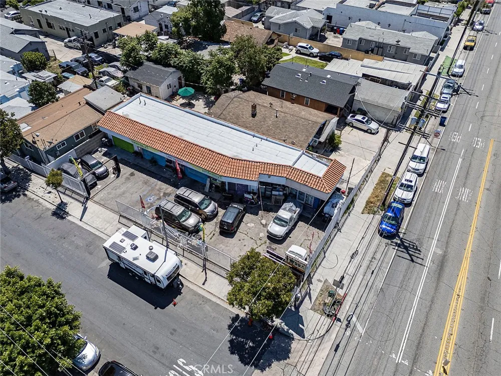 6500 S Hoover Los Angeles, CA 90044