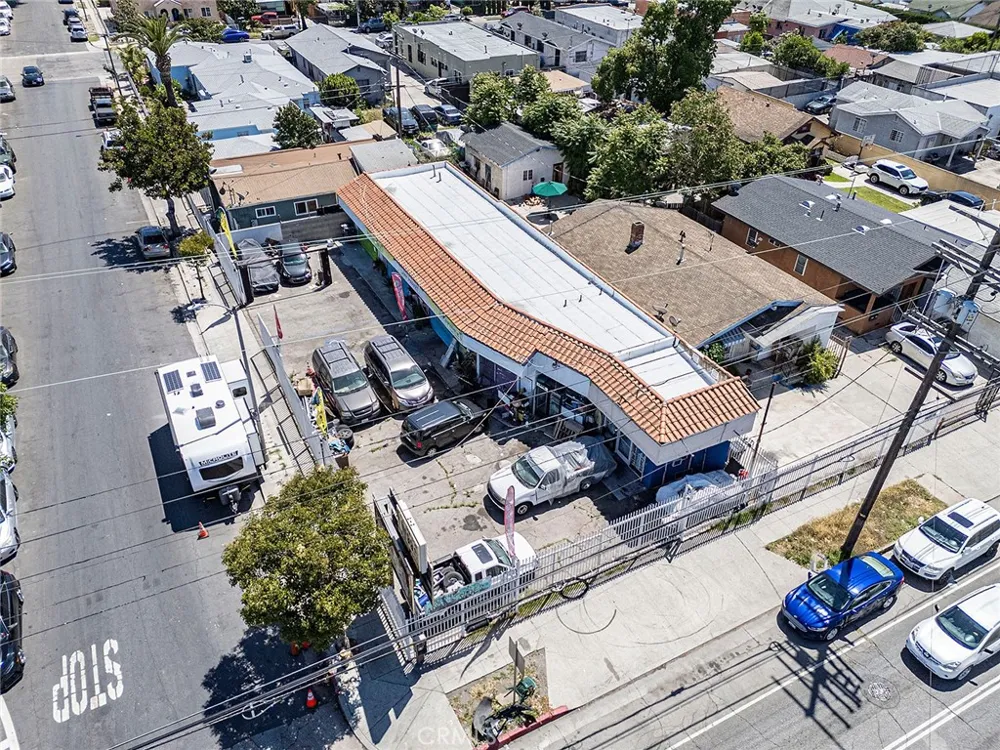 6500 S Hoover Los Angeles, CA 90044