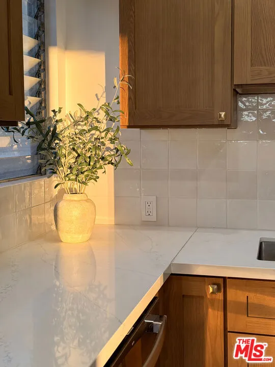 4579 Ambrose Avenue #8 Los Angeles, CA 90027