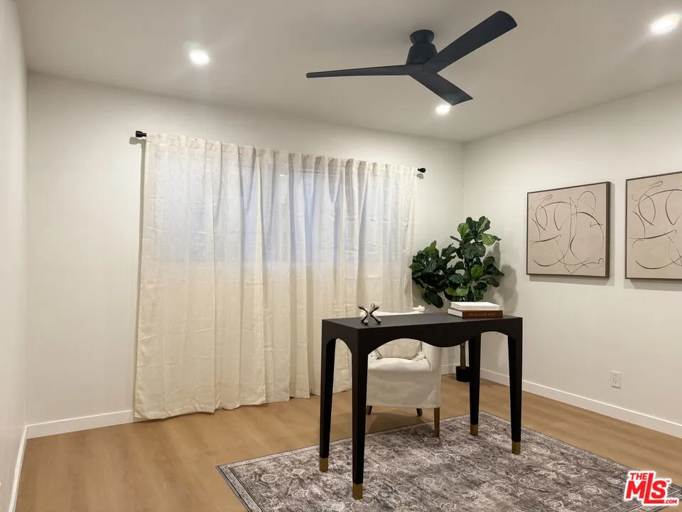 4579 Ambrose Avenue #8 Los Angeles, CA 90027