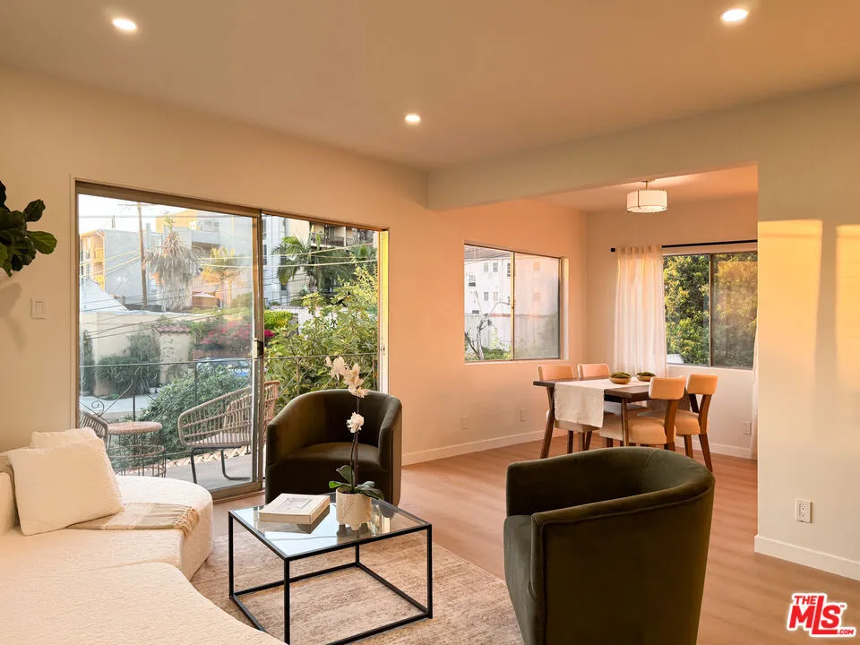 4579 Ambrose Avenue #8 Los Angeles, CA 90027