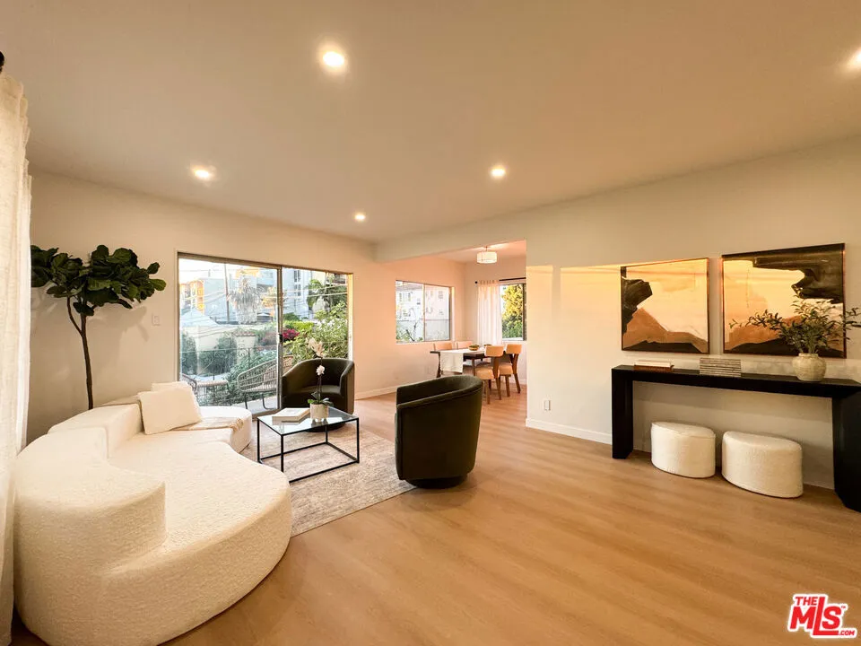 4579 Ambrose Avenue #8 Los Angeles, CA 90027