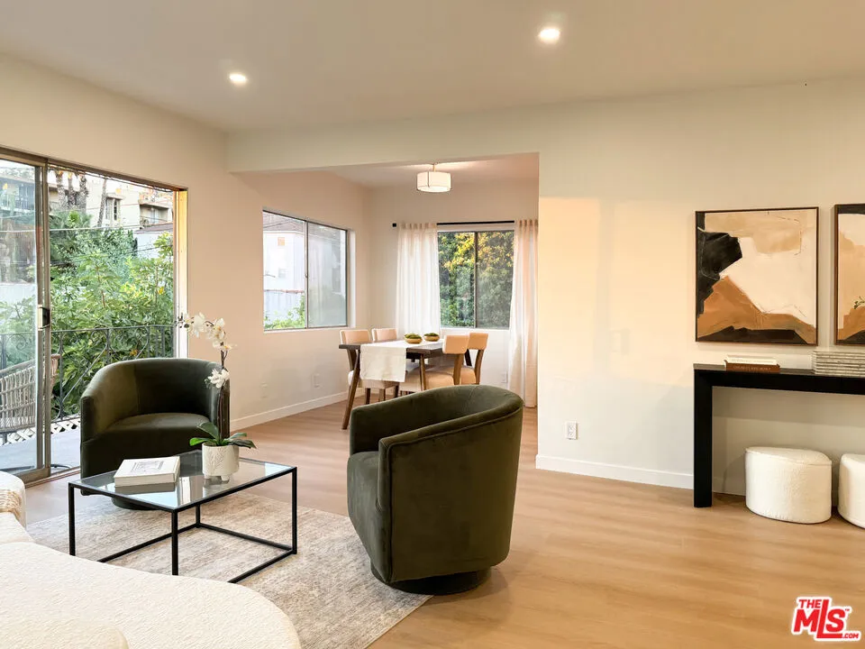 4579 Ambrose Avenue #8 Los Angeles, CA 90027
