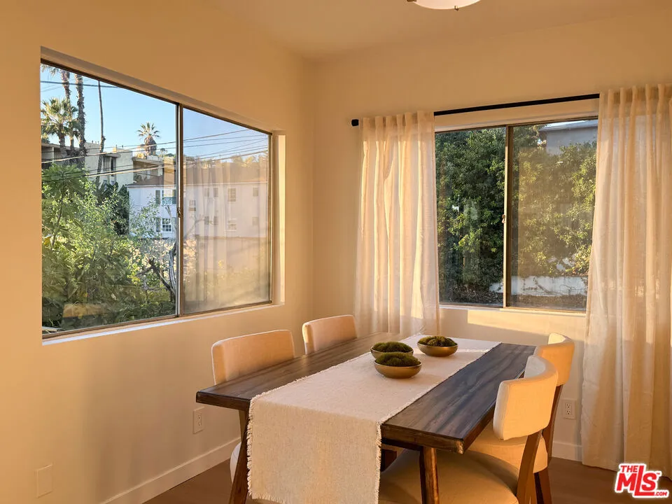 4579 Ambrose Avenue #8 Los Angeles, CA 90027