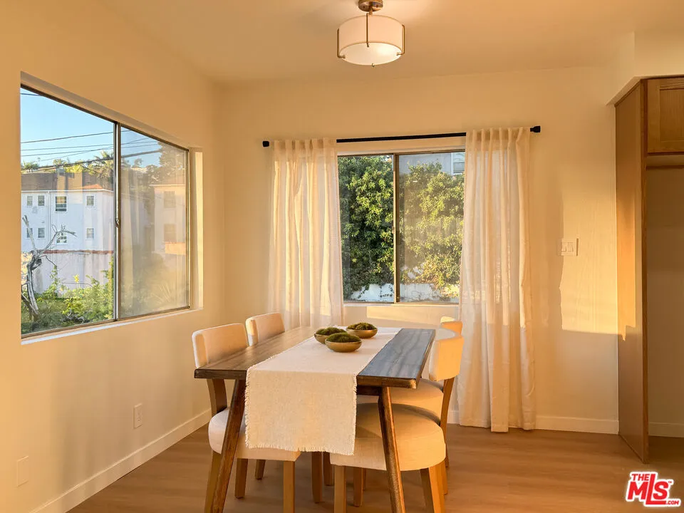 4579 Ambrose Avenue #8 Los Angeles, CA 90027