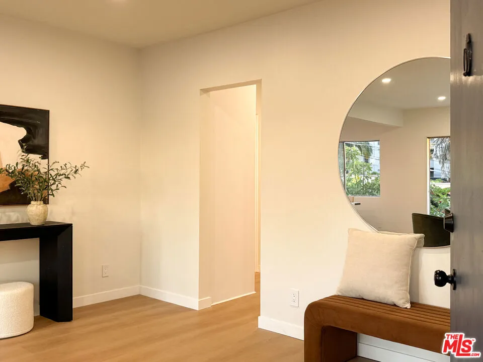 4579 Ambrose Avenue #8 Los Angeles, CA 90027