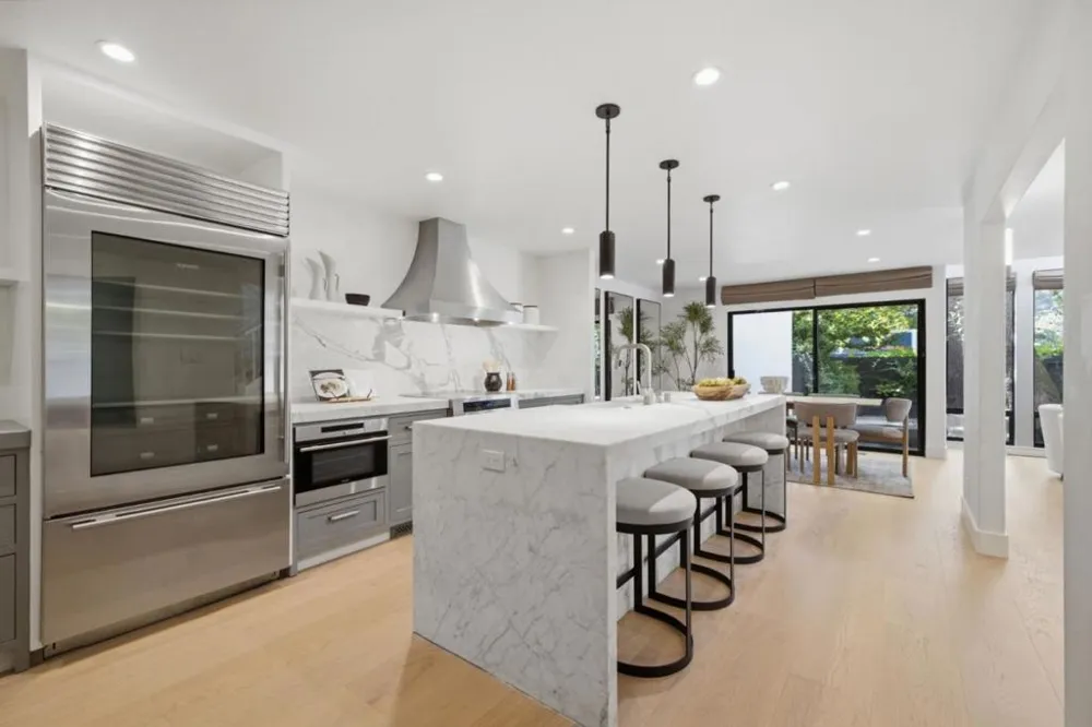 37 Baywood Avenue San Mateo, CA 94402