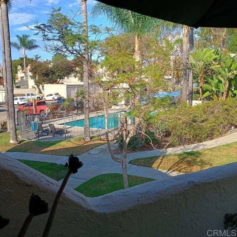 321 Melrose Drive #B Vista, CA 92083