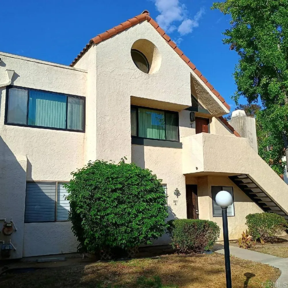 321 Melrose Drive #B Vista, CA 92083