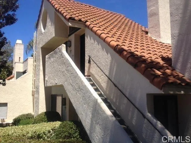 321 Melrose Drive #B Vista, CA 92083