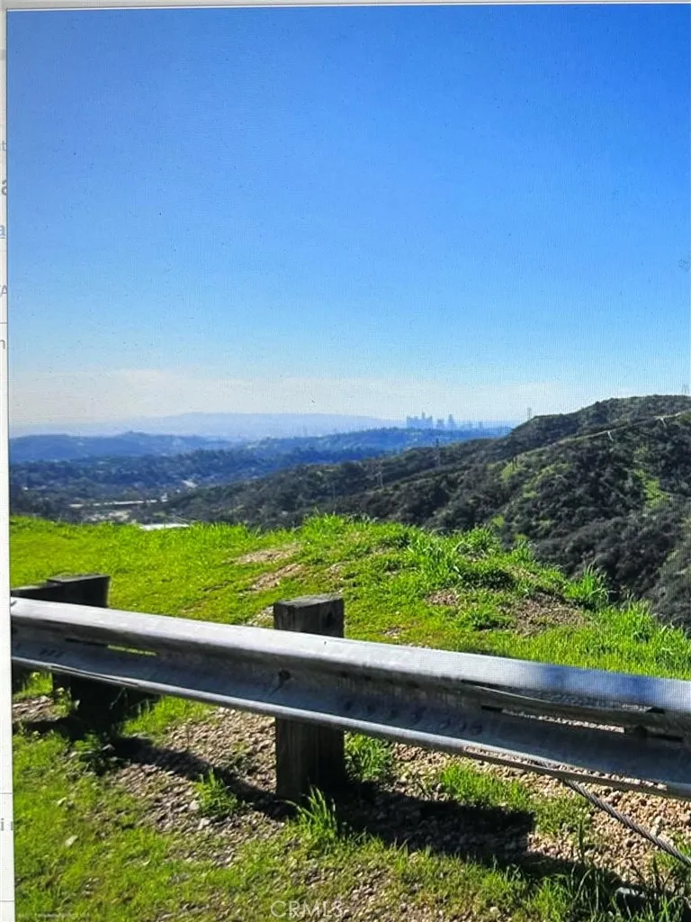 1498 Glen Oaks Boulevard Pasadena, CA 91105