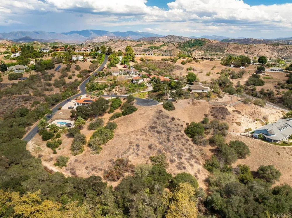 Calle Dos Lomas Fallbrook, CA 92028