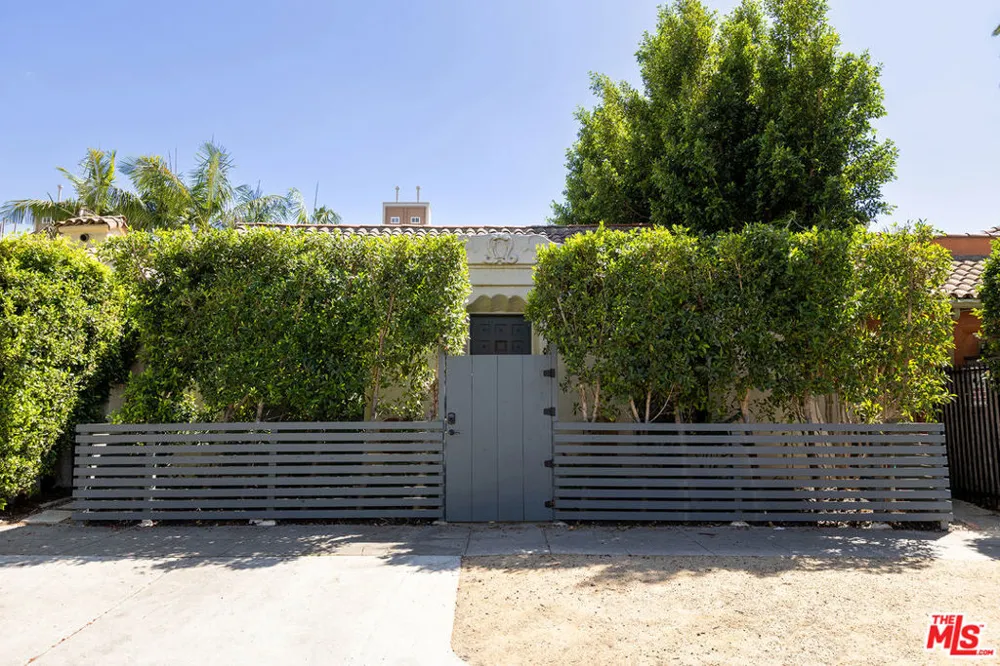 7272 Willoughby Avenue Los Angeles, CA 90046