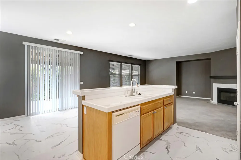 1041 Paintbrush Hemet, CA 92545