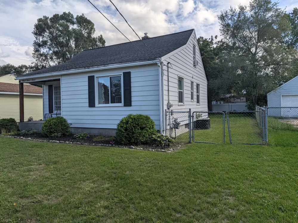 944 Kentfield Street SW Wyoming, MI 49509