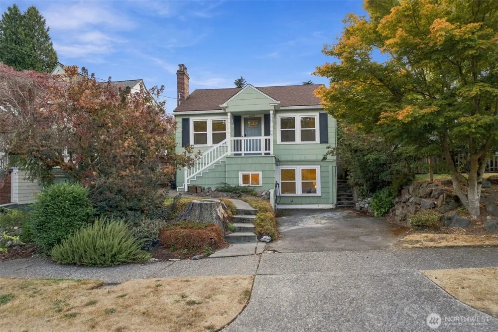6043 37th Avenue NE Seattle, WA 98115
