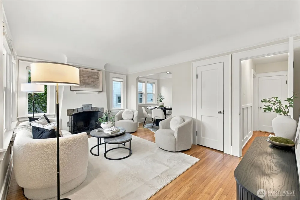 6043 37th Avenue NE Seattle, WA 98115