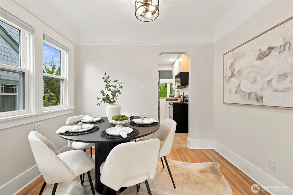 6043 37th Avenue NE Seattle, WA 98115