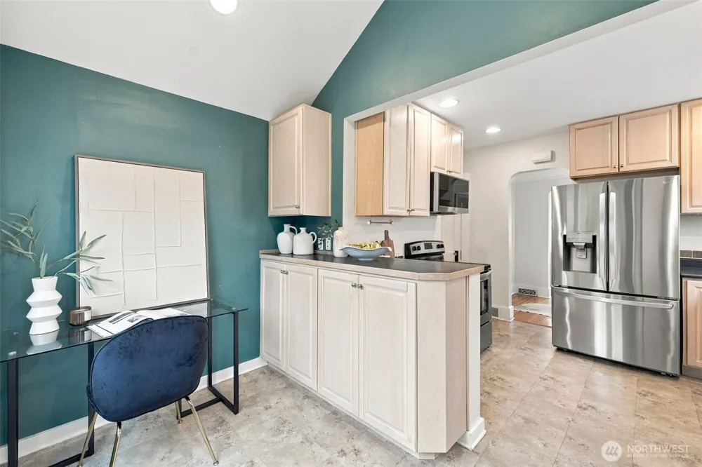 6043 37th Avenue NE Seattle, WA 98115