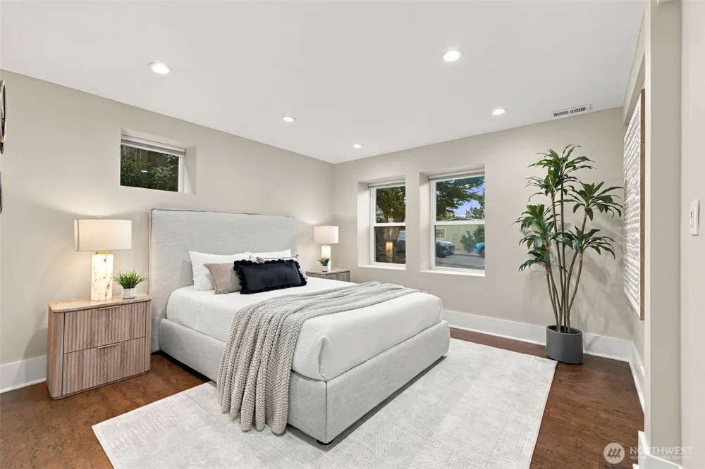 6043 37th Avenue NE Seattle, WA 98115