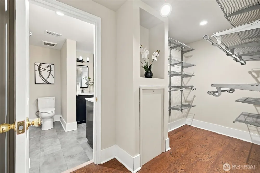 6043 37th Avenue NE Seattle, WA 98115