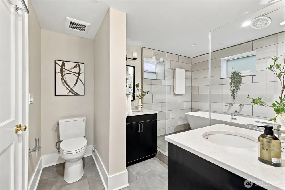 6043 37th Avenue NE Seattle, WA 98115