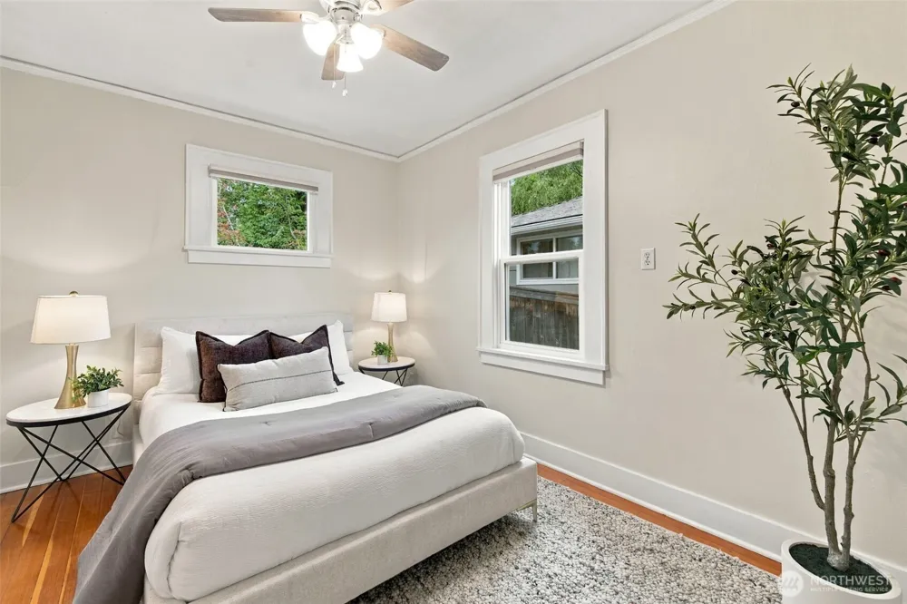 6043 37th Avenue NE Seattle, WA 98115