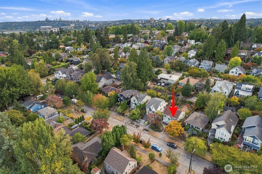 6043 37th Avenue NE Seattle, WA 98115