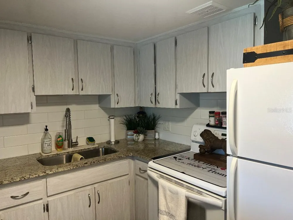 2000 WORLD PARKWAY BOULEVARD #20 Clearwater, FL 33763