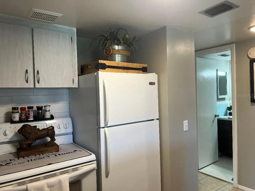 2000 WORLD PARKWAY BOULEVARD #20 Clearwater, FL 33763