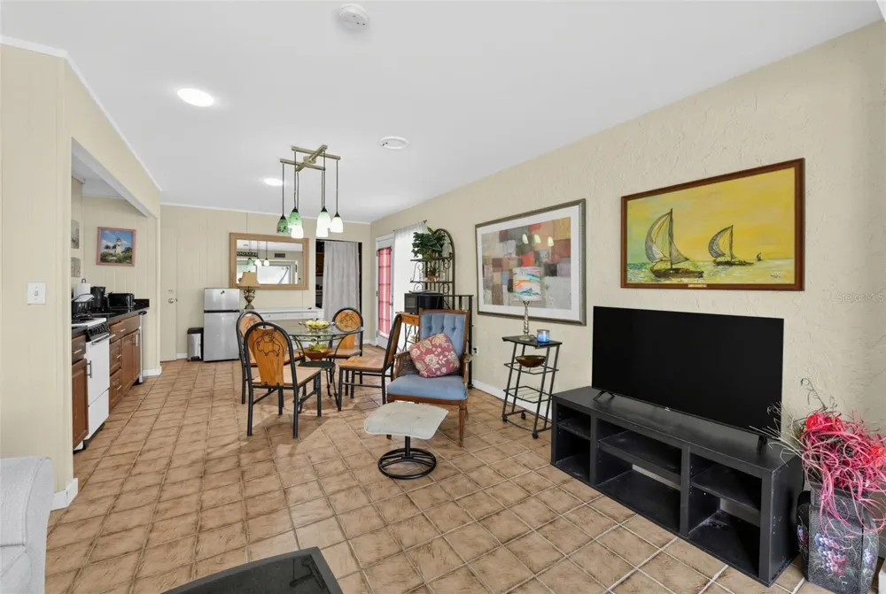 5059 COMMONWEALTH DRIVE Sarasota, FL 34242