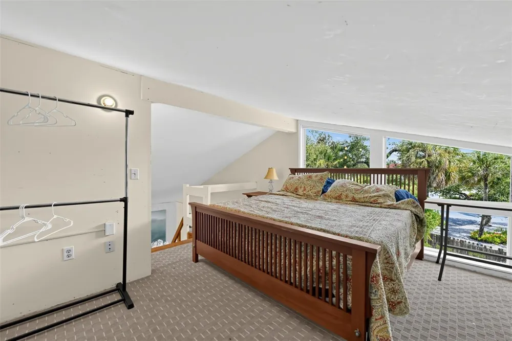 5059 COMMONWEALTH DRIVE Sarasota, FL 34242