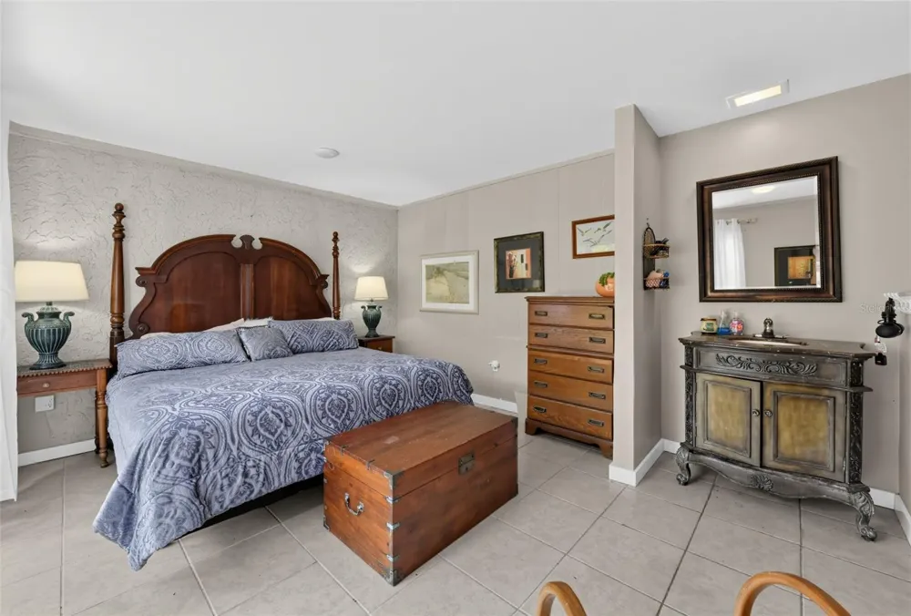 5059 COMMONWEALTH DRIVE Sarasota, FL 34242