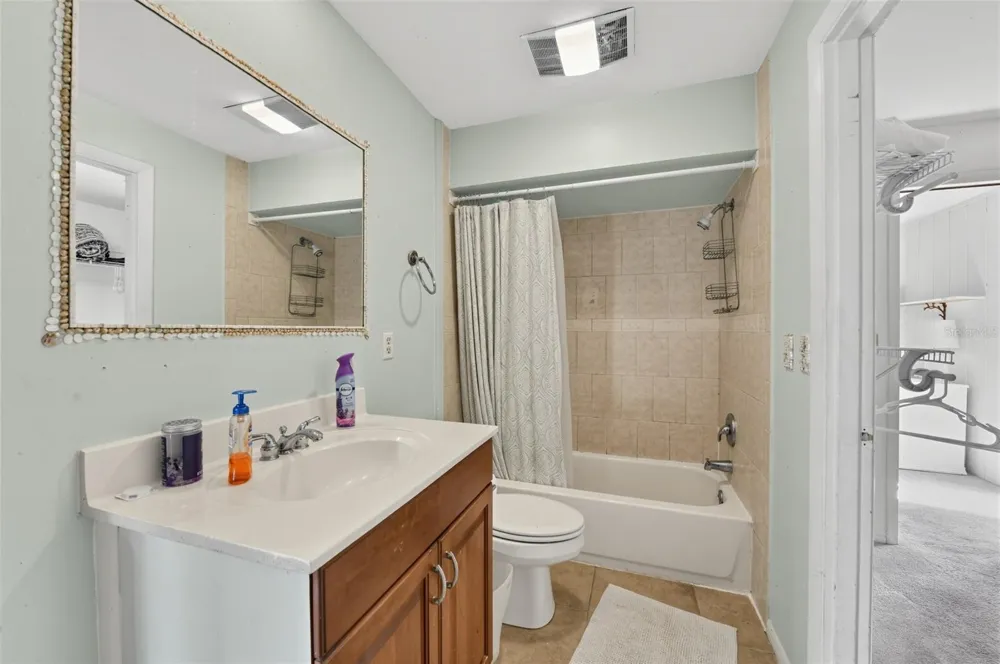 5059 COMMONWEALTH DRIVE Sarasota, FL 34242