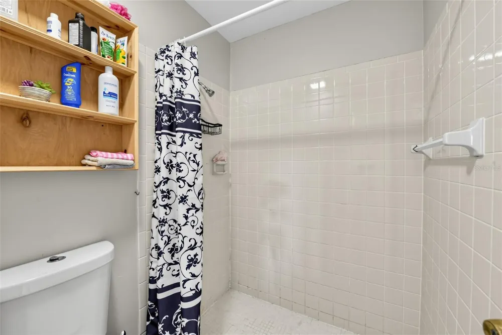 5059 COMMONWEALTH DRIVE Sarasota, FL 34242