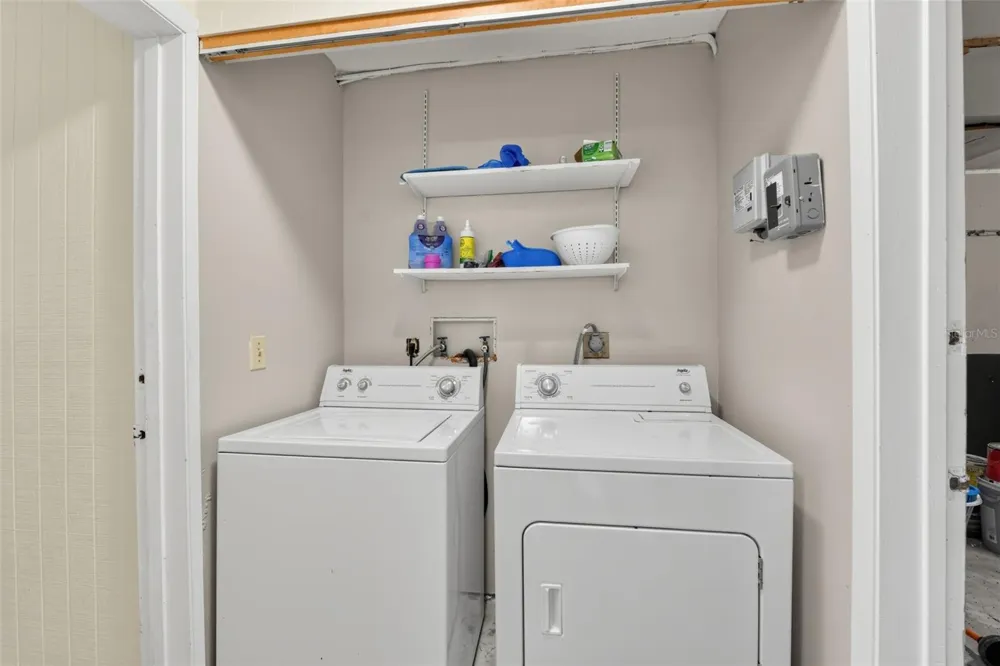 5059 COMMONWEALTH DRIVE Sarasota, FL 34242