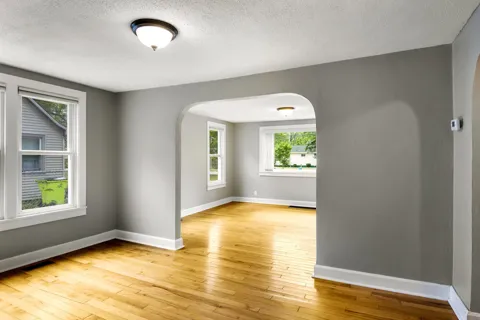 915 Baldwin