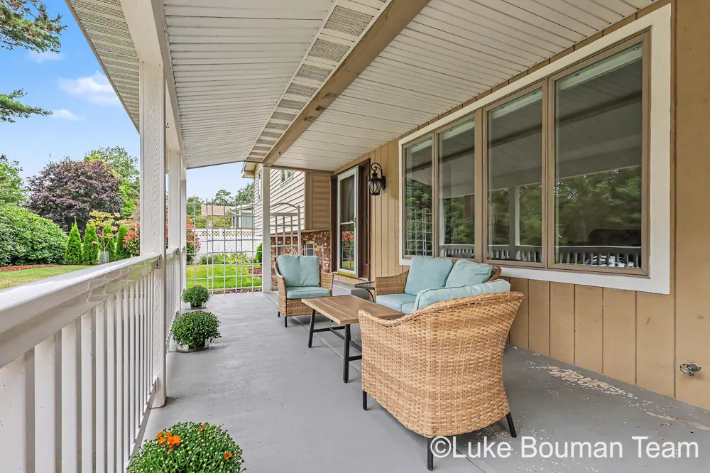 17521 Whippoorwill Drive Grand Haven Charter Township, MI 49417