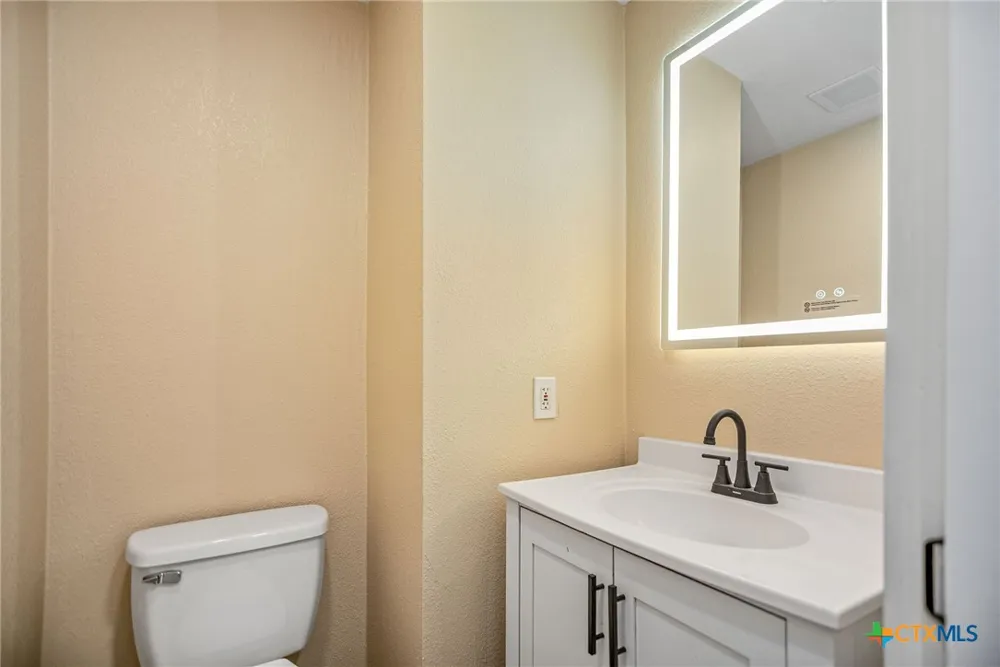 526 Fairmont Street Port Lavaca, TX 77979