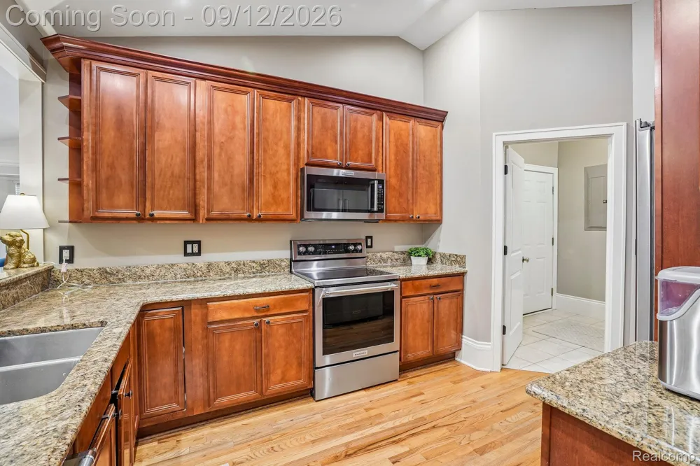 315 W Commerce Street Milford Village, MI 48381