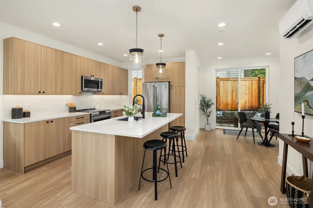 11812 NE 103rd Place Kirkland, WA 98033