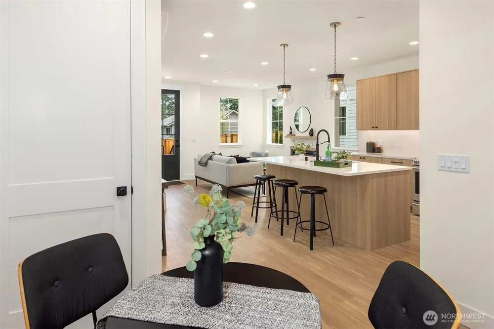 11812 NE 103rd Place Kirkland, WA 98033