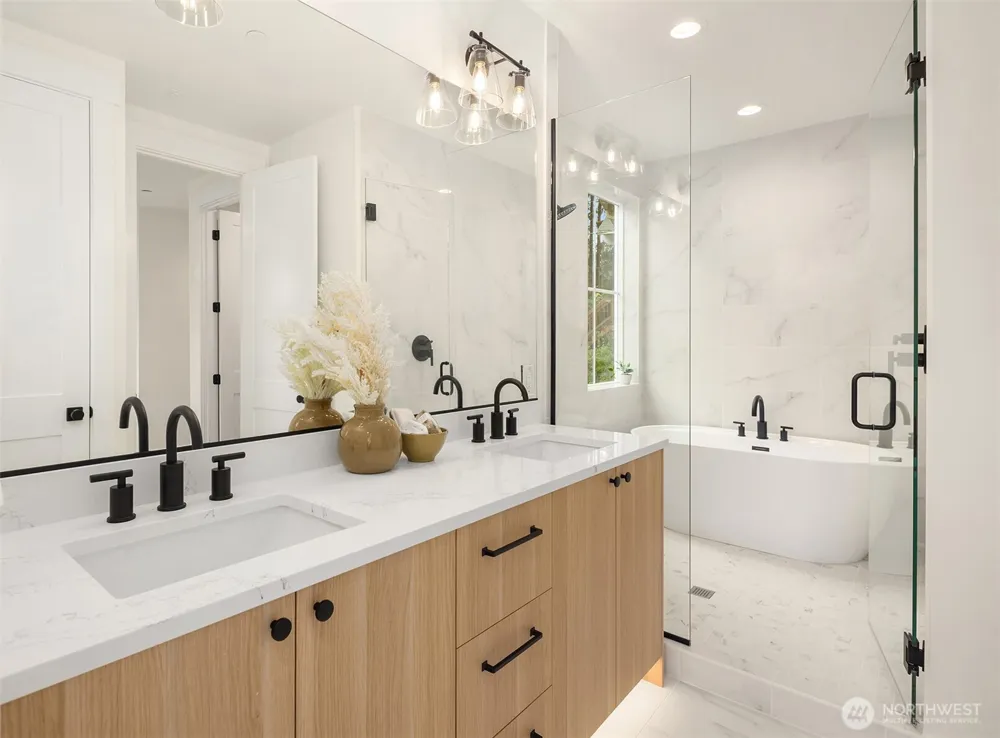 11812 NE 103rd Place Kirkland, WA 98033
