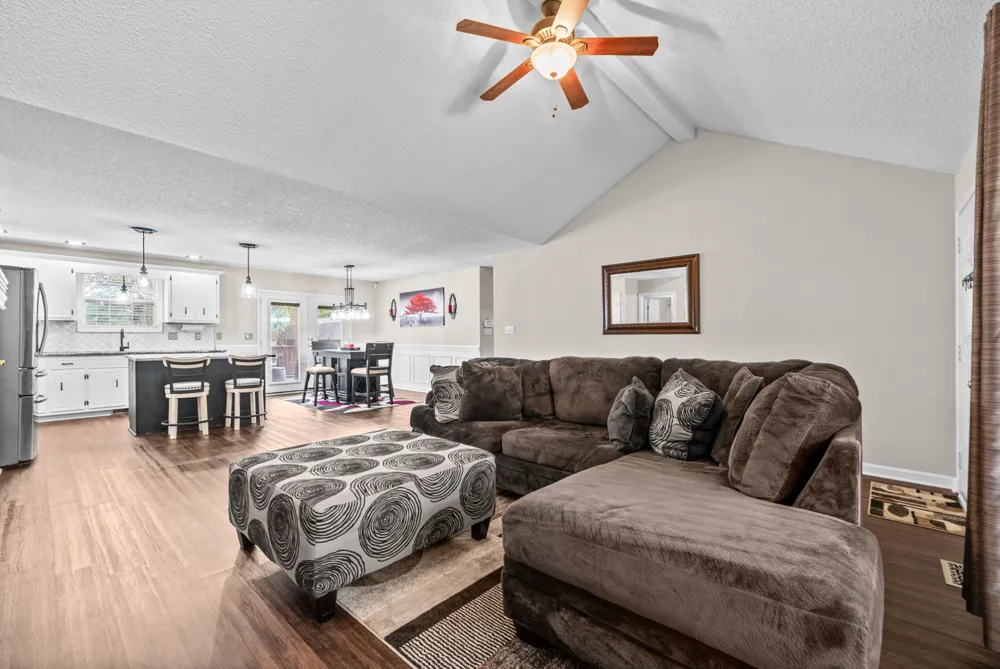 2622 Del Ray Dr Clarksville, TN 37040