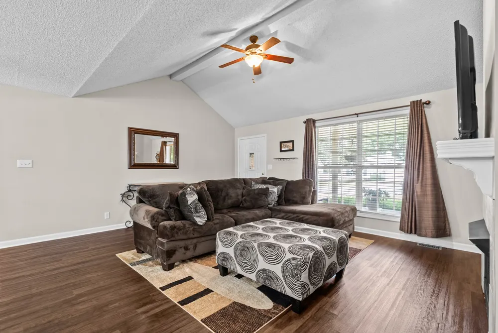 2622 Del Ray Dr Clarksville, TN 37040