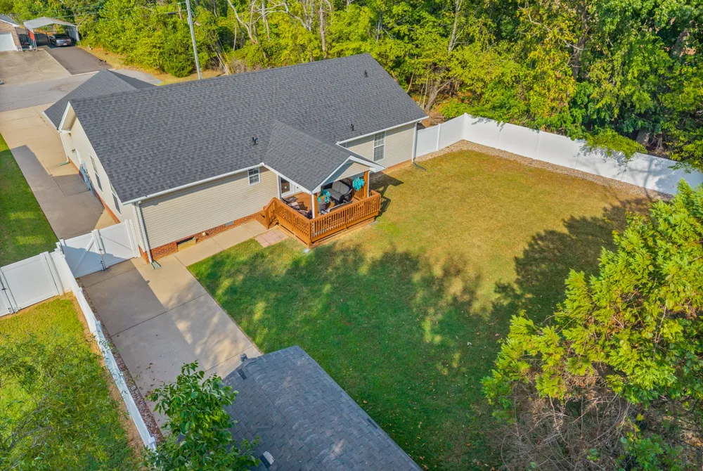2622 Del Ray Dr Clarksville, TN 37040