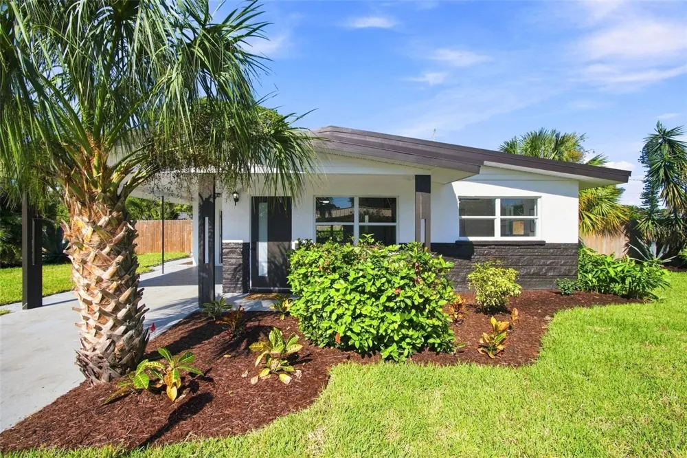 1204 65TH STREET NW Bradenton, FL 34209